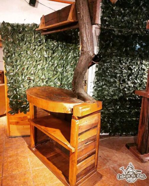 Bar rústico con repisas interiores - Imagen 4