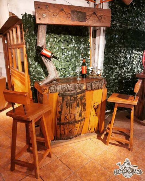 Bar rústico con repisas interiores - Imagen 5